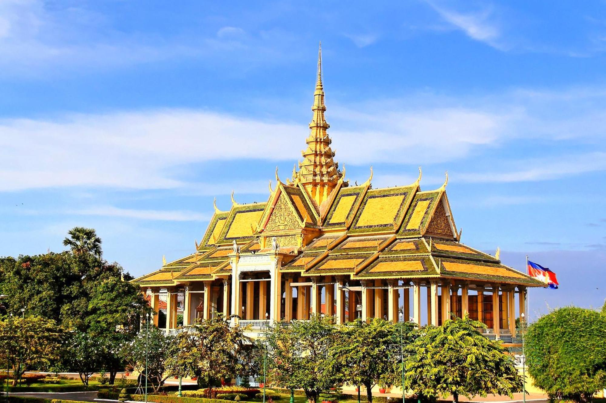 Sky Hotel Central Phnom Penh - Rooms & Apartments Exteriör bild