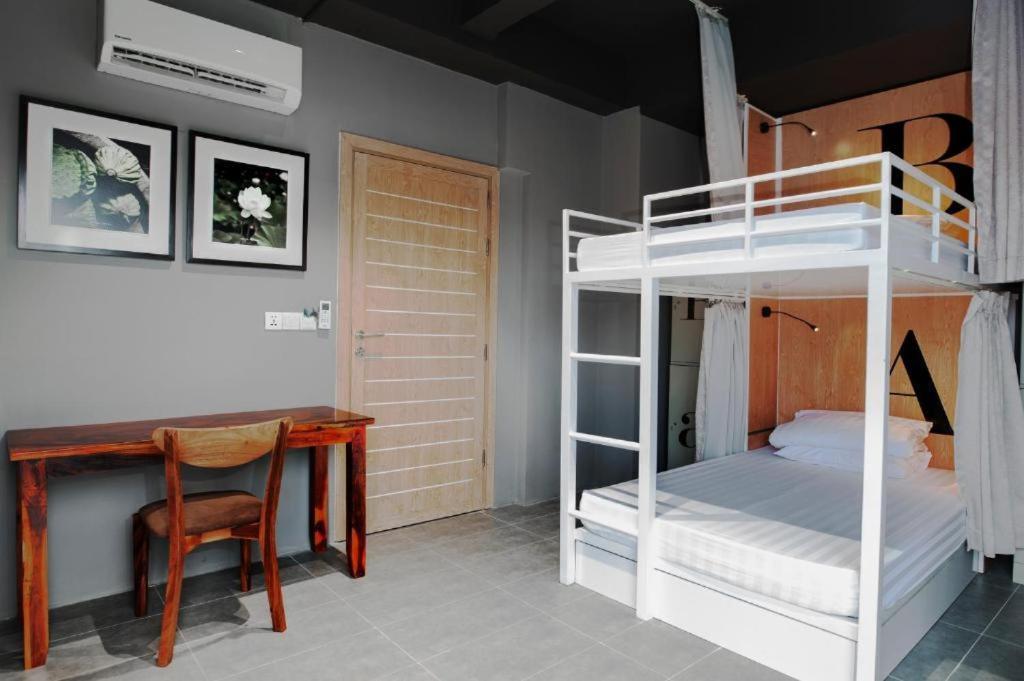 Sky Hotel Central Phnom Penh - Rooms & Apartments Rum bild
