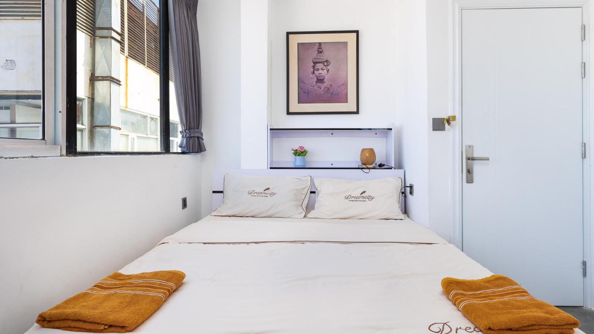 Sky Hotel Central Phnom Penh - Rooms & Apartments Exteriör bild