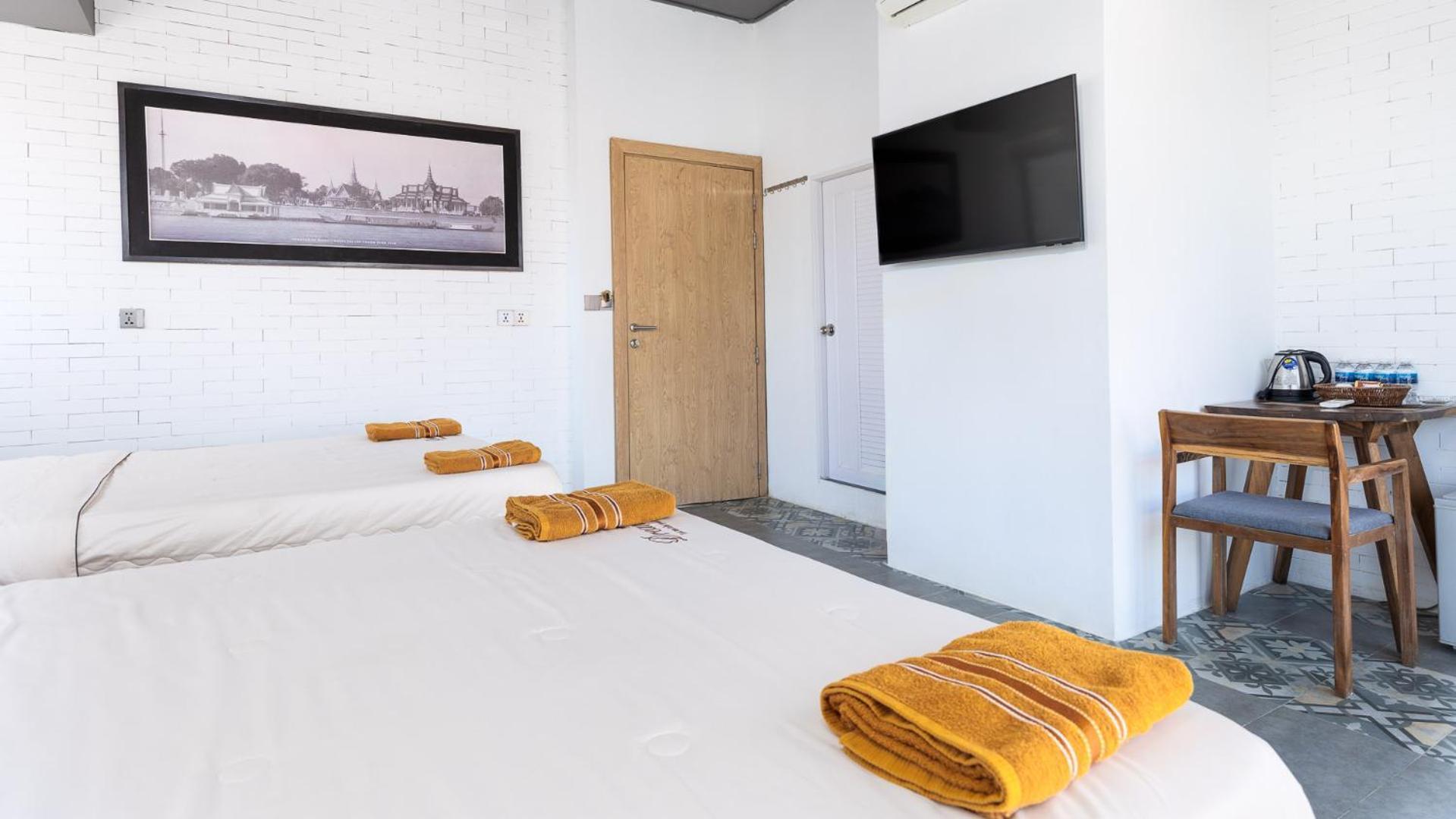 Sky Hotel Central Phnom Penh - Rooms & Apartments Exteriör bild